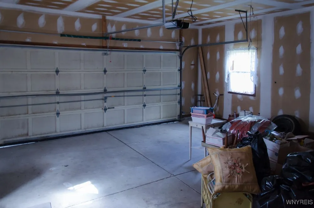 573 Locust Street, North Tonawanda, New York 14120, North Tonawanda, New York 14120, 3 Bedrooms Bedrooms, 7 Rooms Rooms,1 BathroomBathrooms,Residential,For Sale,573 Locust Street, North Tonawanda, New York 14120,B1622665