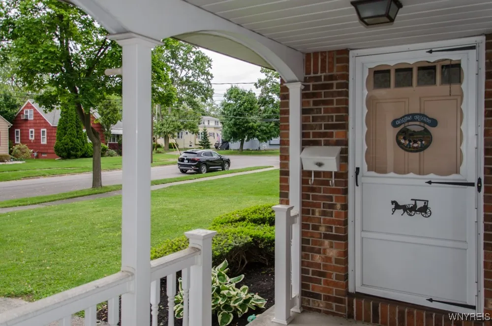 573 Locust Street, North Tonawanda, New York 14120, North Tonawanda, New York 14120, 3 Bedrooms Bedrooms, 7 Rooms Rooms,1 BathroomBathrooms,Residential,For Sale,573 Locust Street, North Tonawanda, New York 14120,B1622665