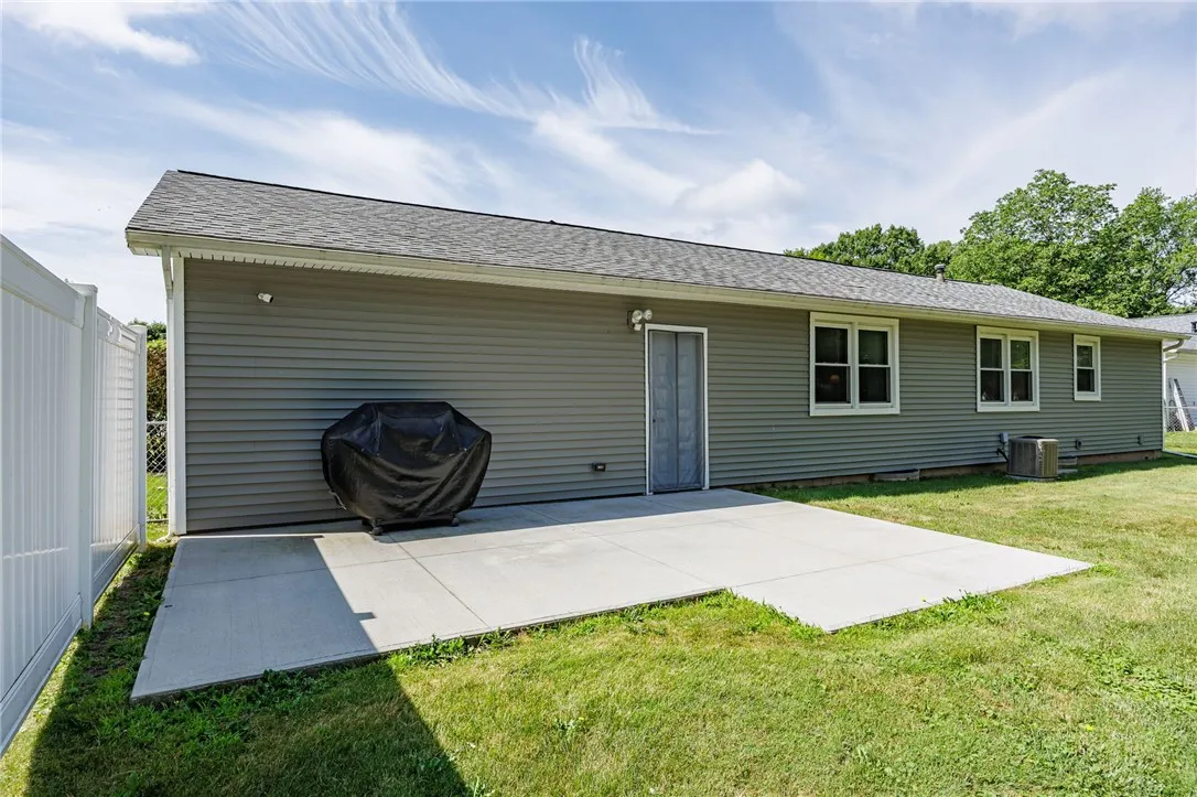 24 Battle Green Drive, Chili, New York 14624, Chili, New York 14624, 2 Bedrooms Bedrooms, 7 Rooms Rooms,1 BathroomBathrooms,Residential,For Sale,24 Battle Green Drive, Chili, New York 14624,R1622336