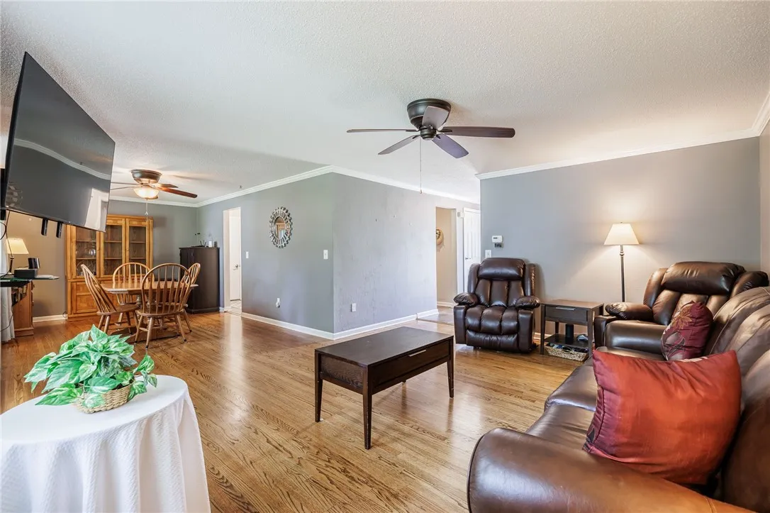 24 Battle Green Drive, Chili, New York 14624, Chili, New York 14624, 2 Bedrooms Bedrooms, 7 Rooms Rooms,1 BathroomBathrooms,Residential,For Sale,24 Battle Green Drive, Chili, New York 14624,R1622336