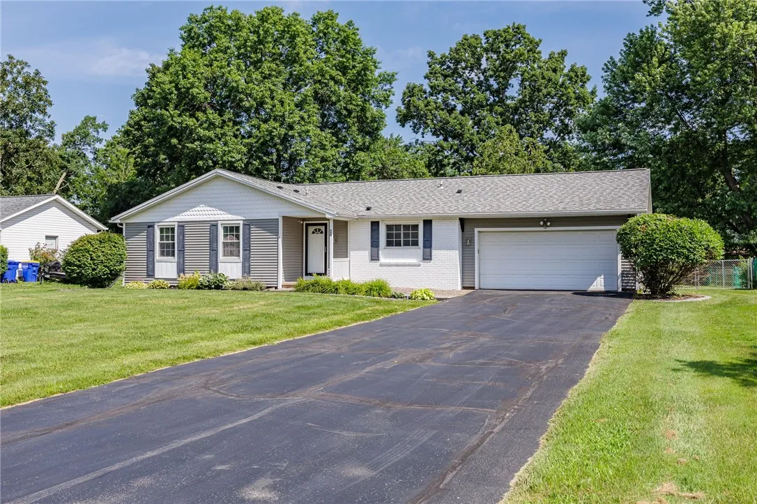 24 Battle Green Drive, Chili, New York 14624, Chili, New York 14624, 2 Bedrooms Bedrooms, 7 Rooms Rooms,1 BathroomBathrooms,Residential,For Sale,24 Battle Green Drive, Chili, New York 14624,R1622336