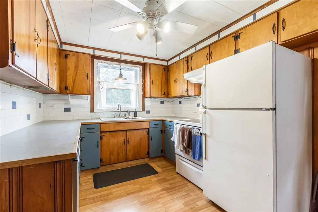 1209 Johnson Road, Palmyra, New York 14522, Palmyra, New York 14522, 2 Bedrooms Bedrooms, 6 Rooms Rooms,1 BathroomBathrooms,Residential,For Sale,1209 Johnson Road, Palmyra, New York 14522,R1621846