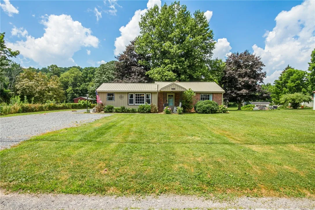1209 Johnson Road, Palmyra, New York 14522, Palmyra, New York 14522, 2 Bedrooms Bedrooms, 6 Rooms Rooms,1 BathroomBathrooms,Residential,For Sale,1209 Johnson Road, Palmyra, New York 14522,R1621846