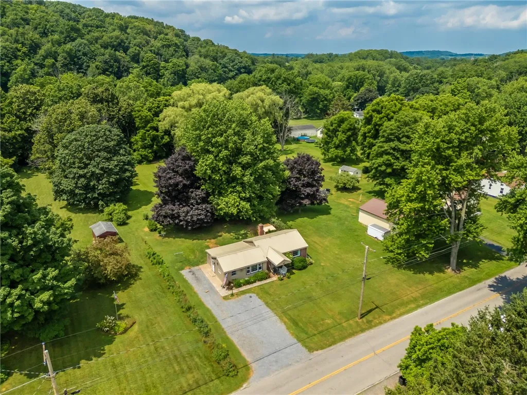 1209 Johnson Road, Palmyra, New York 14522, Palmyra, New York 14522, 2 Bedrooms Bedrooms, 6 Rooms Rooms,1 BathroomBathrooms,Residential,For Sale,1209 Johnson Road, Palmyra, New York 14522,R1621846