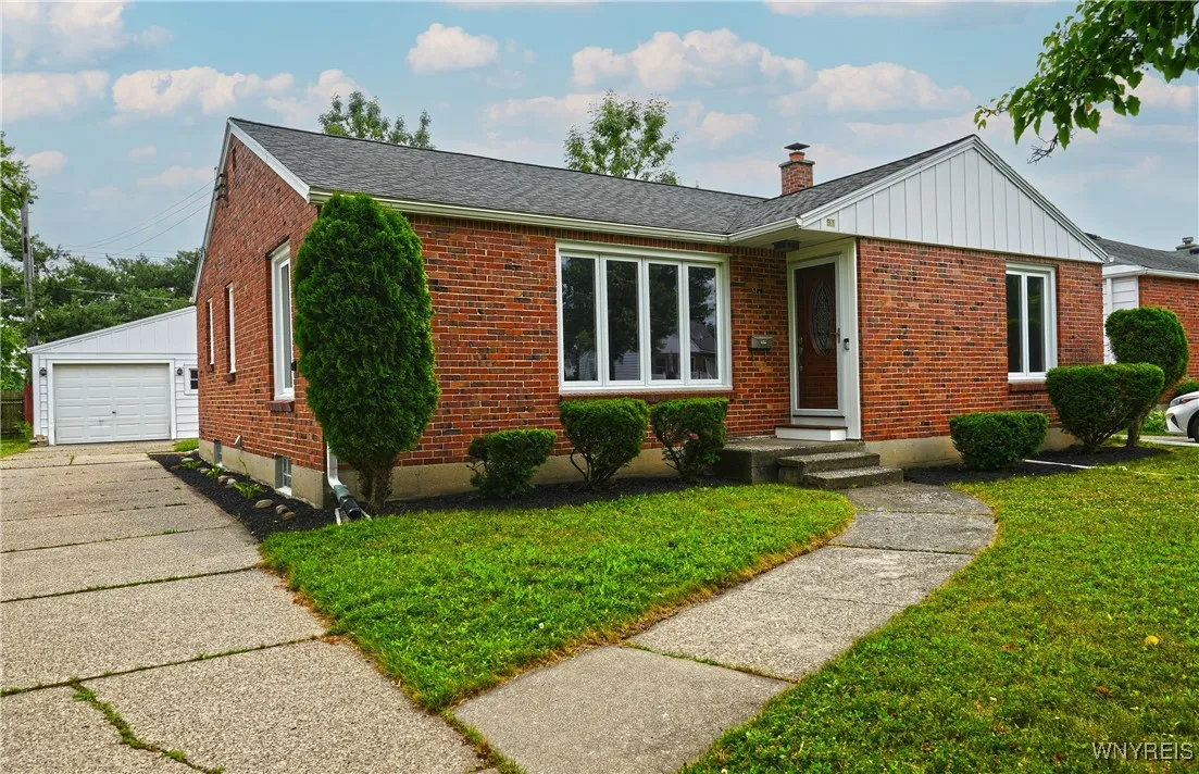 91 Moore Avenue, Tonawanda, New York 14223, Tonawanda, New York 14223, 3 Bedrooms Bedrooms, 6 Rooms Rooms,1 BathroomBathrooms,Residential,For Sale,91 Moore Avenue, Tonawanda, New York 14223,B1622321