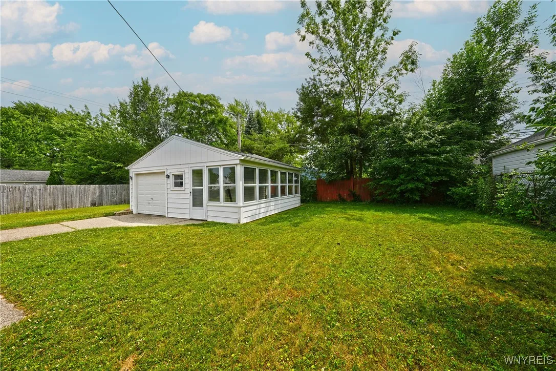 91 Moore Avenue, Tonawanda, New York 14223, Tonawanda, New York 14223, 3 Bedrooms Bedrooms, 6 Rooms Rooms,1 BathroomBathrooms,Residential,For Sale,91 Moore Avenue, Tonawanda, New York 14223,B1622321