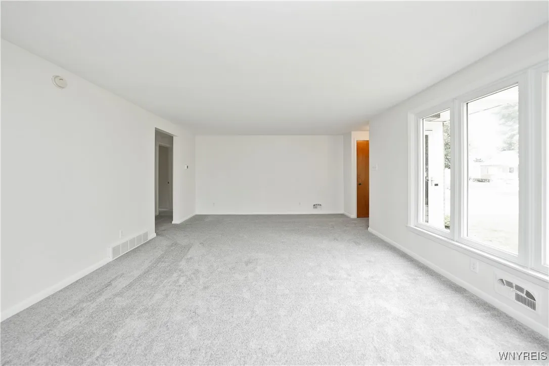 91 Moore Avenue, Tonawanda, New York 14223, Tonawanda, New York 14223, 3 Bedrooms Bedrooms, 6 Rooms Rooms,1 BathroomBathrooms,Residential,For Sale,91 Moore Avenue, Tonawanda, New York 14223,B1622321