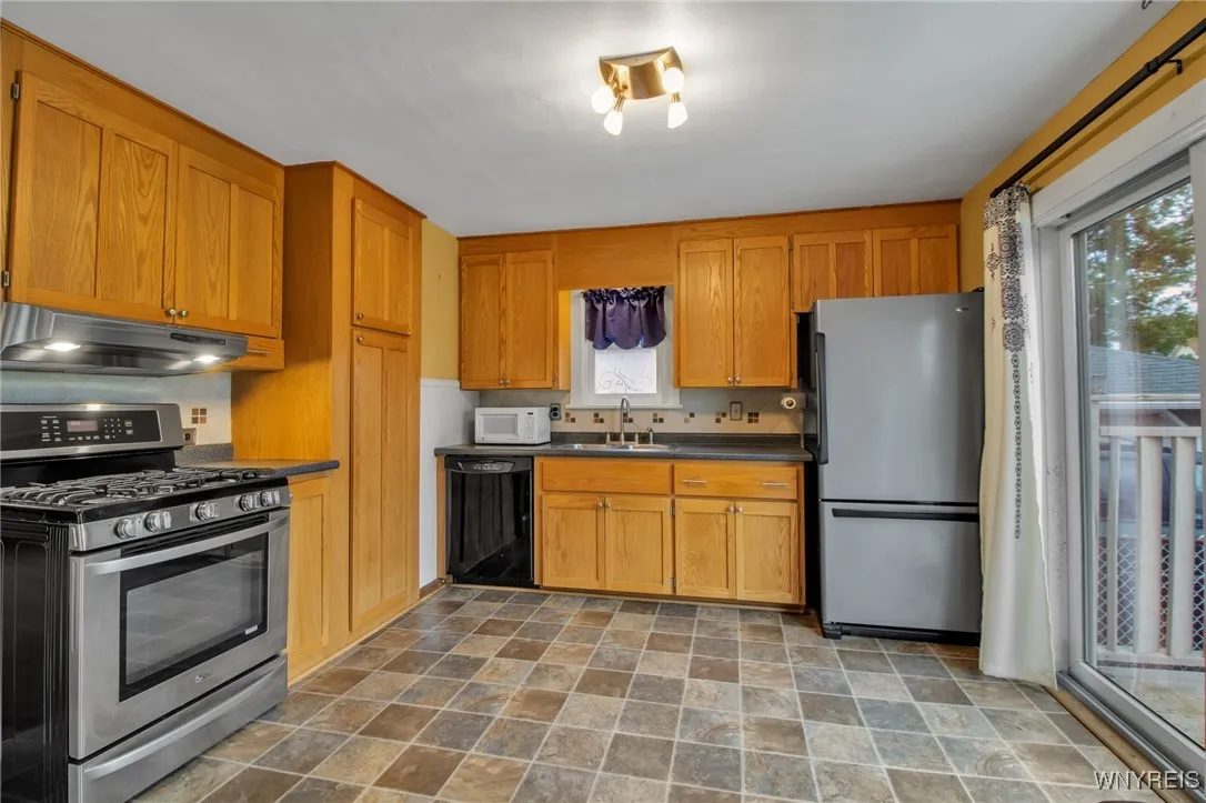 46 Central Boulevard, Cheektowaga, New York 14225, Cheektowaga, New York 14225, 4 Bedrooms Bedrooms, 7 Rooms Rooms,1 BathroomBathrooms,Residential,For Sale,46 Central Boulevard, Cheektowaga, New York 14225,B1618110