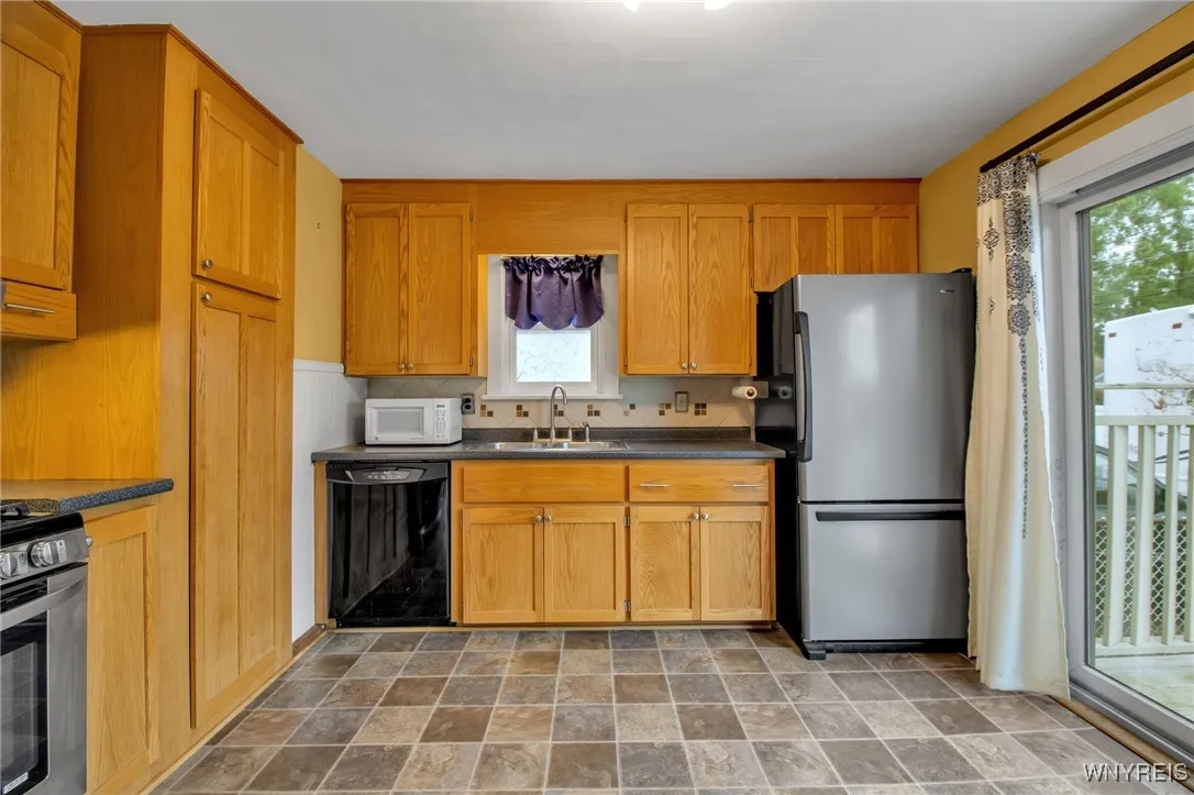 46 Central Boulevard, Cheektowaga, New York 14225, Cheektowaga, New York 14225, 4 Bedrooms Bedrooms, 7 Rooms Rooms,1 BathroomBathrooms,Residential,For Sale,46 Central Boulevard, Cheektowaga, New York 14225,B1618110