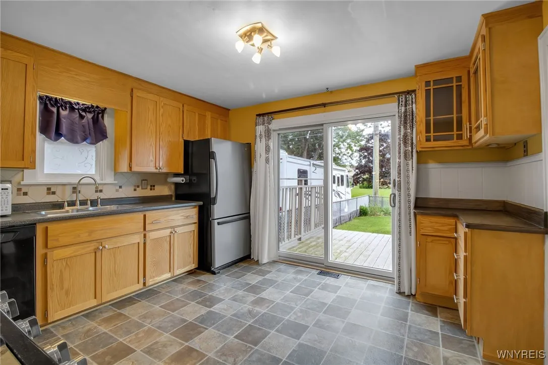 46 Central Boulevard, Cheektowaga, New York 14225, Cheektowaga, New York 14225, 4 Bedrooms Bedrooms, 7 Rooms Rooms,1 BathroomBathrooms,Residential,For Sale,46 Central Boulevard, Cheektowaga, New York 14225,B1618110