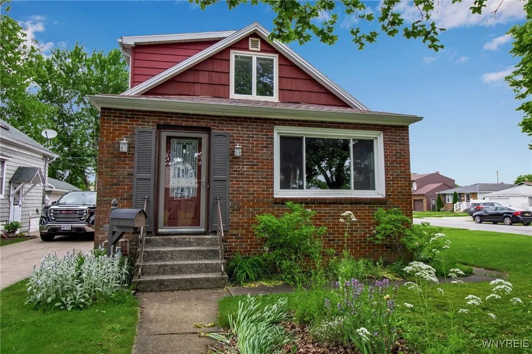 46 Central Boulevard, Cheektowaga, New York 14225, Cheektowaga, New York 14225, 4 Bedrooms Bedrooms, 7 Rooms Rooms,1 BathroomBathrooms,Residential,For Sale,46 Central Boulevard, Cheektowaga, New York 14225,B1618110