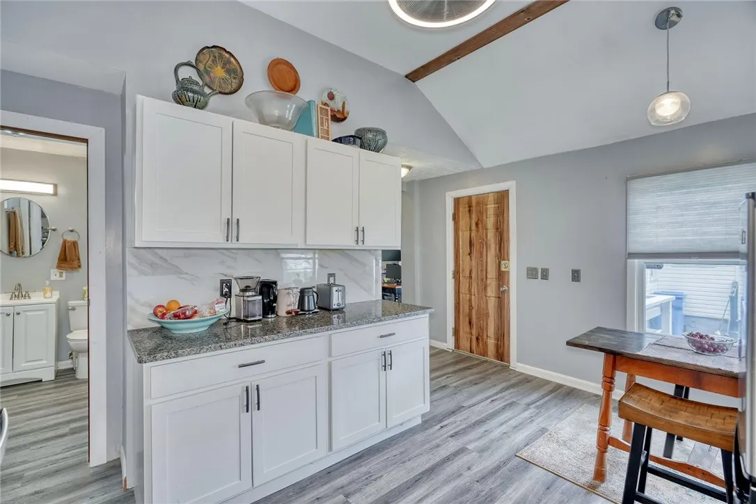 82 Richmond Street, Rochester, New York 14607, Rochester, New York 14607, 2 Bedrooms Bedrooms, 4 Rooms Rooms,1 BathroomBathrooms,Residential,For Sale,82 Richmond Street, Rochester, New York 14607,R1617340