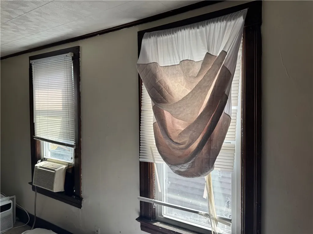 75 Weyl Street, Rochester, New York 14621, Rochester, New York 14621, 7 Bedrooms Bedrooms, ,2 BathroomsBathrooms,Residential,For Sale,75 Weyl Street, Rochester, New York 14621,R1622663