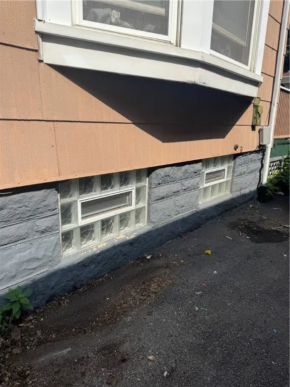 75 Weyl Street, Rochester, New York 14621, Rochester, New York 14621, 7 Bedrooms Bedrooms, ,2 BathroomsBathrooms,Residential,For Sale,75 Weyl Street, Rochester, New York 14621,R1622663