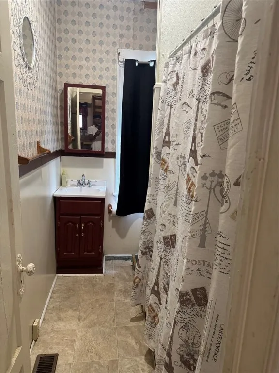 75 Weyl Street, Rochester, New York 14621, Rochester, New York 14621, 7 Bedrooms Bedrooms, ,2 BathroomsBathrooms,Residential,For Sale,75 Weyl Street, Rochester, New York 14621,R1622663