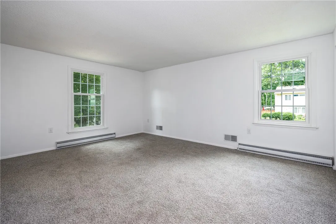 12 Rockhurst Drive, Penfield, New York 14526, Penfield, New York 14526, 2 Bedrooms Bedrooms, 5 Rooms Rooms,2 BathroomsBathrooms,Residential,For Sale,12 Rockhurst Drive, Penfield, New York 14526,R1620985