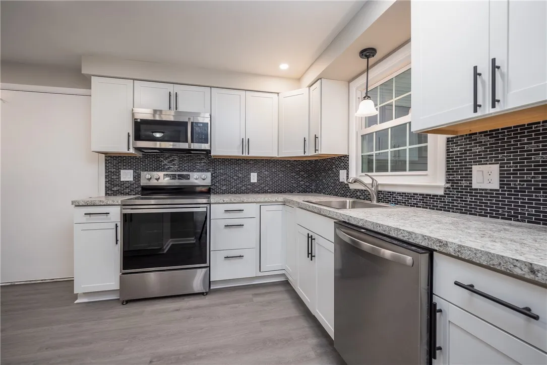 Updated white kitchen with appliances!