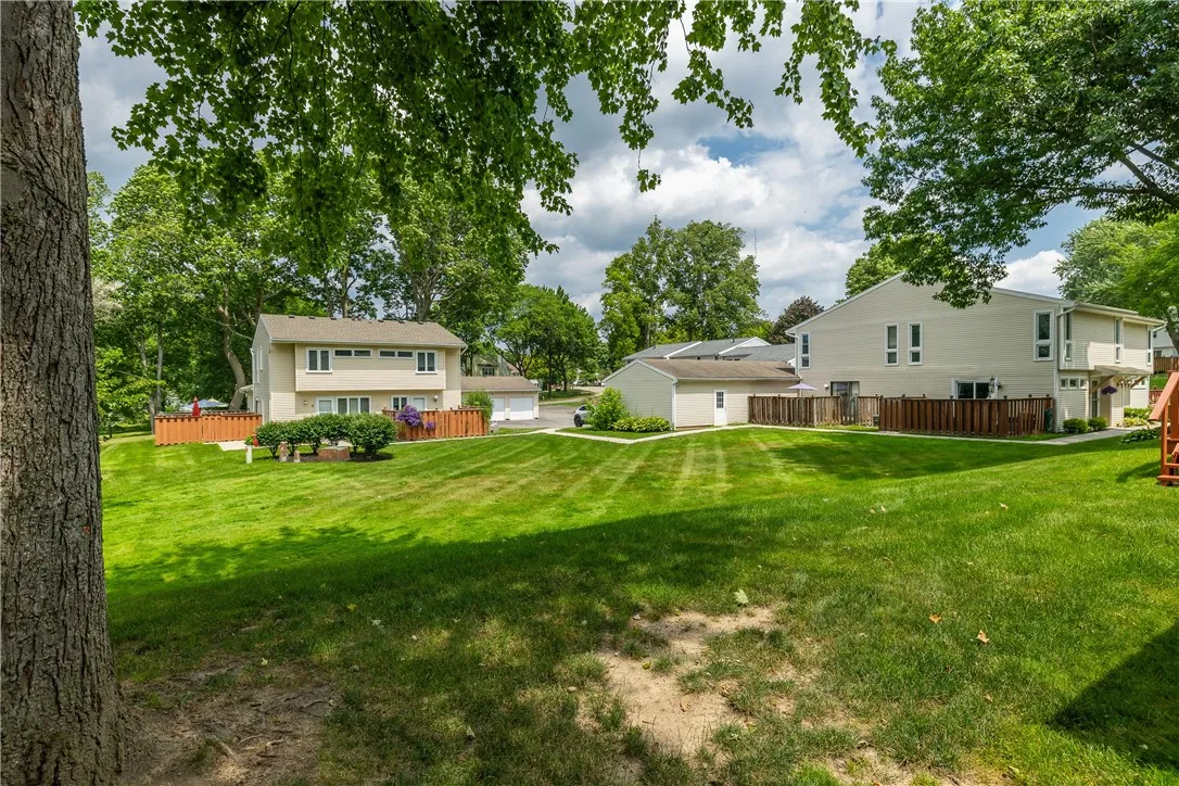 12 Rockhurst Drive, Penfield, New York 14526, Penfield, New York 14526, 2 Bedrooms Bedrooms, 5 Rooms Rooms,2 BathroomsBathrooms,Residential,For Sale,12 Rockhurst Drive, Penfield, New York 14526,R1620985