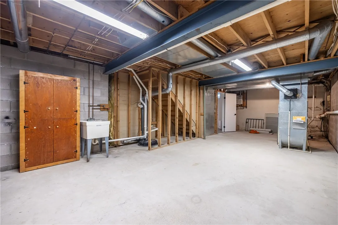 12 Rockhurst Drive, Penfield, New York 14526, Penfield, New York 14526, 2 Bedrooms Bedrooms, 5 Rooms Rooms,2 BathroomsBathrooms,Residential,For Sale,12 Rockhurst Drive, Penfield, New York 14526,R1620985
