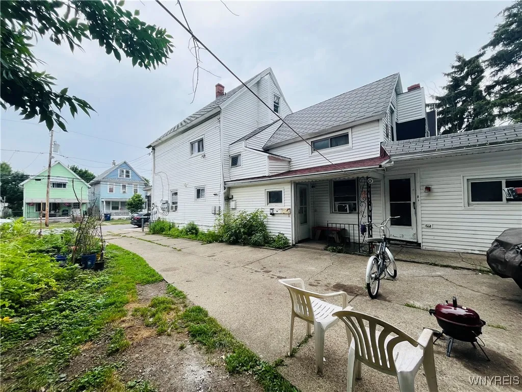 97 Kail Street, Buffalo, New York 14207, Buffalo, New York 14207, 7 Bedrooms Bedrooms, ,3 BathroomsBathrooms,Residential,For Sale,97 Kail Street, Buffalo, New York 14207,B1622392