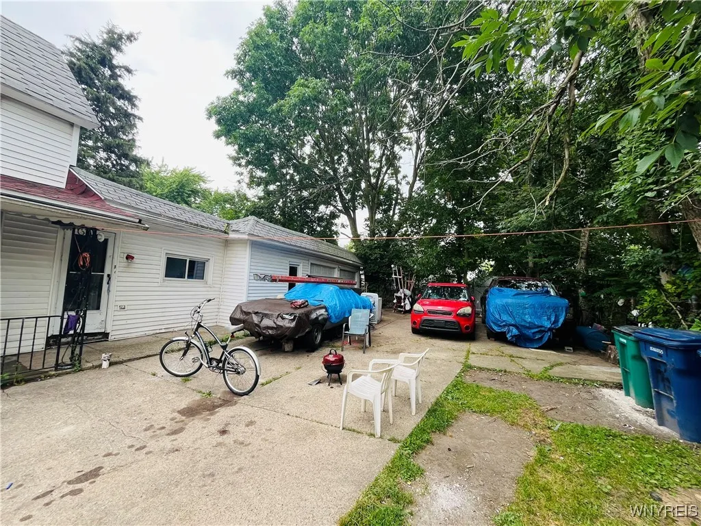 97 Kail Street, Buffalo, New York 14207, Buffalo, New York 14207, 7 Bedrooms Bedrooms, ,3 BathroomsBathrooms,Residential,For Sale,97 Kail Street, Buffalo, New York 14207,B1622392