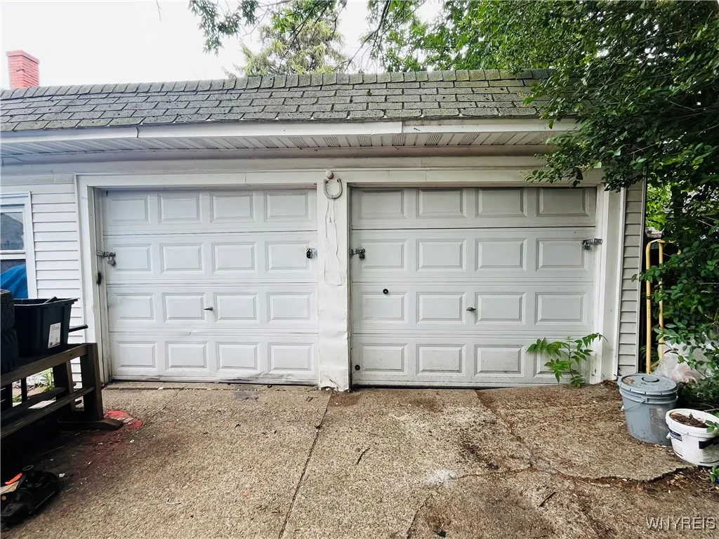 97 Kail Street, Buffalo, New York 14207, Buffalo, New York 14207, 7 Bedrooms Bedrooms, ,3 BathroomsBathrooms,Residential,For Sale,97 Kail Street, Buffalo, New York 14207,B1622392