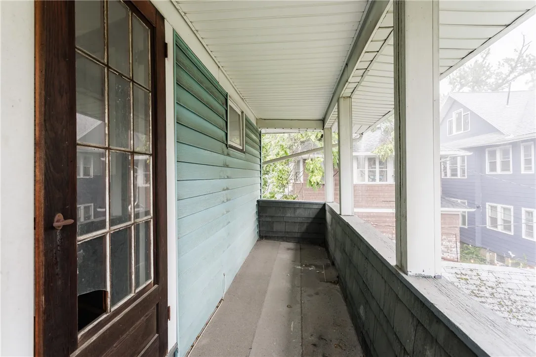 165 Clay Avenue, Rochester, New York 14613, Rochester, New York 14613, 3 Bedrooms Bedrooms, 6 Rooms Rooms,1 BathroomBathrooms,Residential,For Sale,165 Clay Avenue, Rochester, New York 14613,R1622633