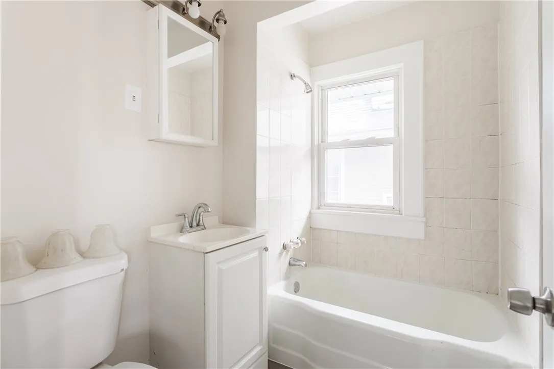 165 Clay Avenue, Rochester, New York 14613, Rochester, New York 14613, 3 Bedrooms Bedrooms, 6 Rooms Rooms,1 BathroomBathrooms,Residential,For Sale,165 Clay Avenue, Rochester, New York 14613,R1622633