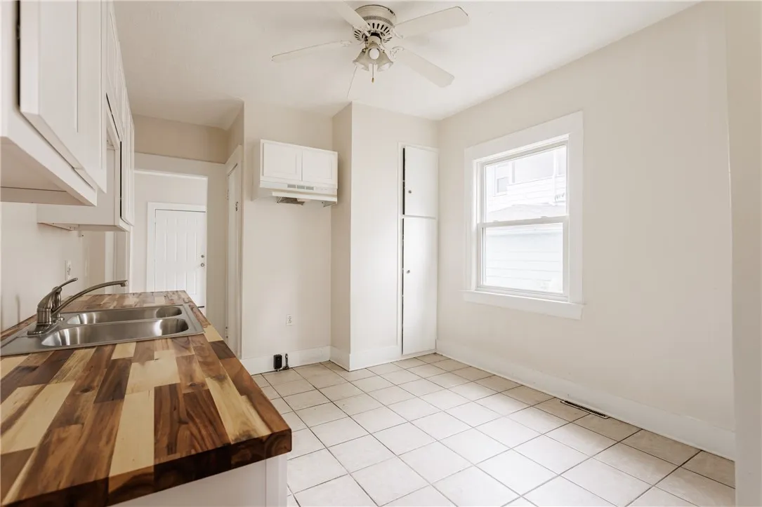 165 Clay Avenue, Rochester, New York 14613, Rochester, New York 14613, 3 Bedrooms Bedrooms, 6 Rooms Rooms,1 BathroomBathrooms,Residential,For Sale,165 Clay Avenue, Rochester, New York 14613,R1622633