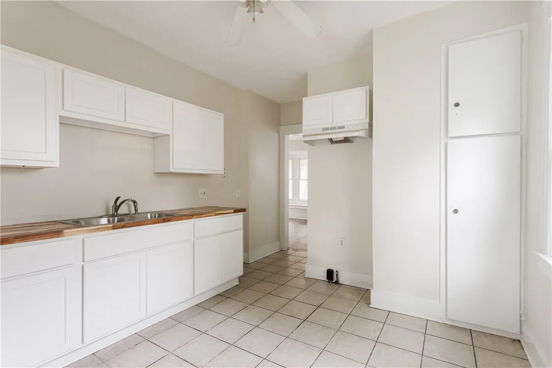 165 Clay Avenue, Rochester, New York 14613, Rochester, New York 14613, 3 Bedrooms Bedrooms, 6 Rooms Rooms,1 BathroomBathrooms,Residential,For Sale,165 Clay Avenue, Rochester, New York 14613,R1622633