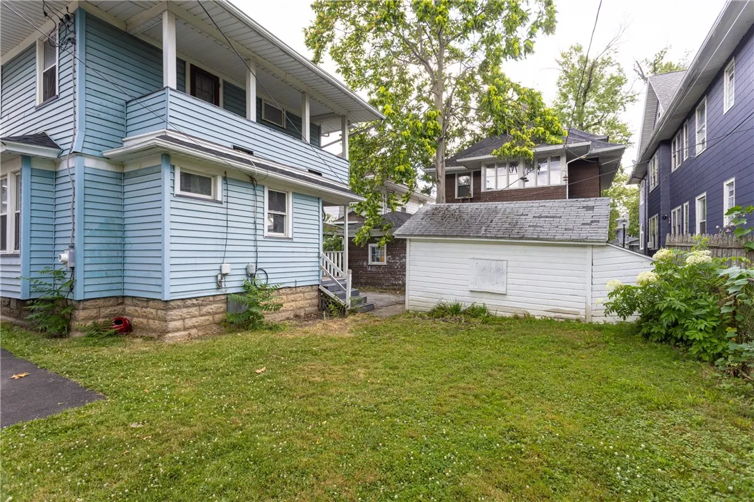 165 Clay Avenue, Rochester, New York 14613, Rochester, New York 14613, 3 Bedrooms Bedrooms, 6 Rooms Rooms,1 BathroomBathrooms,Residential,For Sale,165 Clay Avenue, Rochester, New York 14613,R1622633
