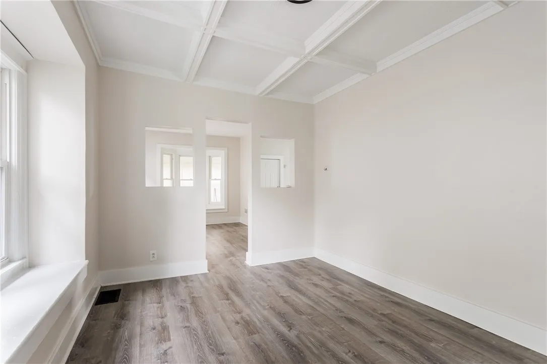 165 Clay Avenue, Rochester, New York 14613, Rochester, New York 14613, 3 Bedrooms Bedrooms, 6 Rooms Rooms,1 BathroomBathrooms,Residential,For Sale,165 Clay Avenue, Rochester, New York 14613,R1622633