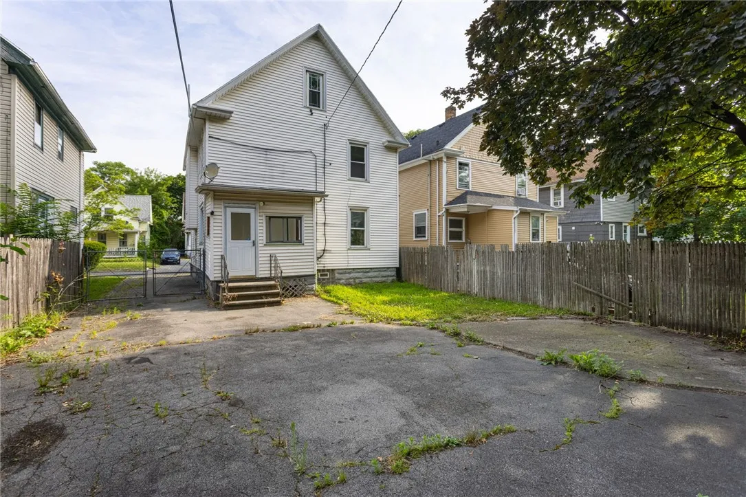 163 Lux Street, Rochester, New York 14621, Rochester, New York 14621, 3 Bedrooms Bedrooms, 6 Rooms Rooms,2 BathroomsBathrooms,Residential,For Sale,163 Lux Street, Rochester, New York 14621,R1622049