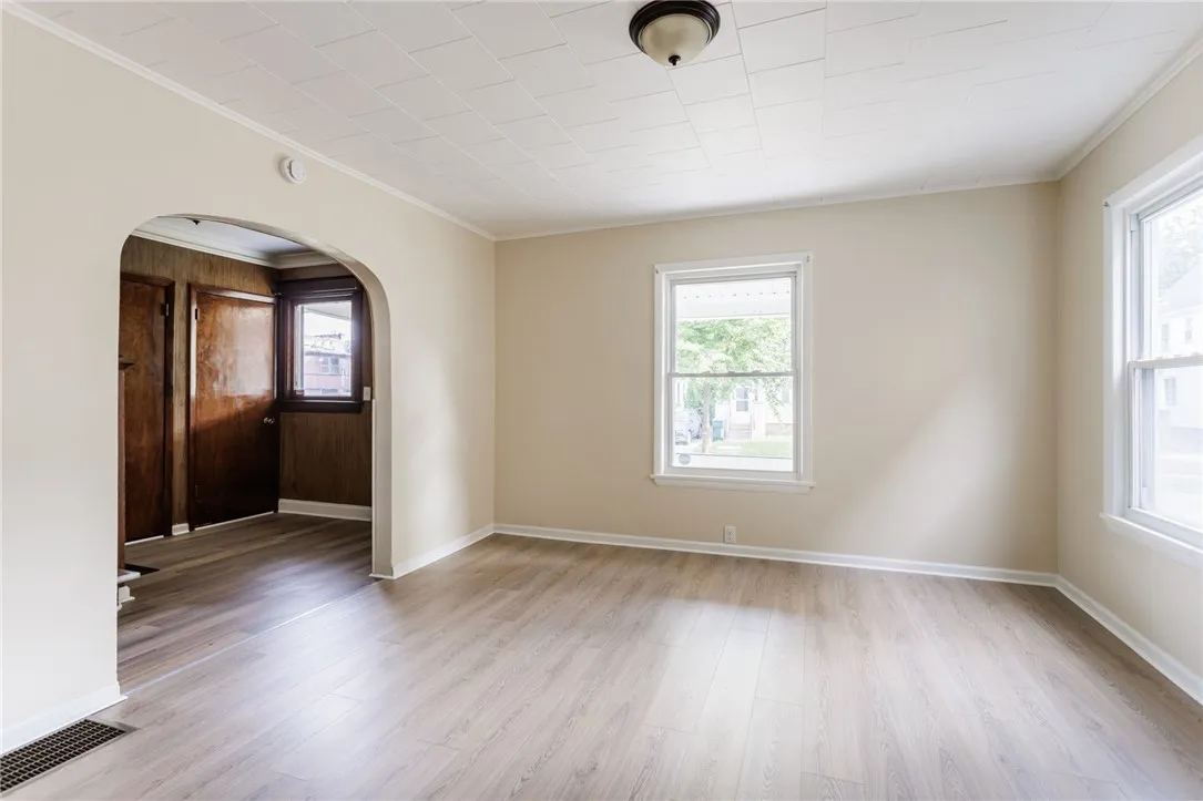 163 Lux Street, Rochester, New York 14621, Rochester, New York 14621, 3 Bedrooms Bedrooms, 6 Rooms Rooms,2 BathroomsBathrooms,Residential,For Sale,163 Lux Street, Rochester, New York 14621,R1622049
