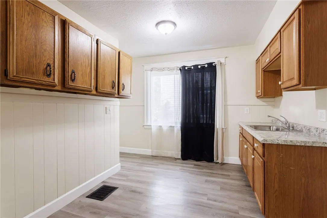 163 Lux Street, Rochester, New York 14621, Rochester, New York 14621, 3 Bedrooms Bedrooms, 6 Rooms Rooms,2 BathroomsBathrooms,Residential,For Sale,163 Lux Street, Rochester, New York 14621,R1622049
