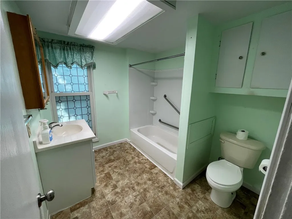 114 South Platt Street, Albion, New York 14411, Albion, New York 14411, 2 Bedrooms Bedrooms, 5 Rooms Rooms,1 BathroomBathrooms,Residential,For Sale,114 South Platt Street, Albion, New York 14411,R1621646