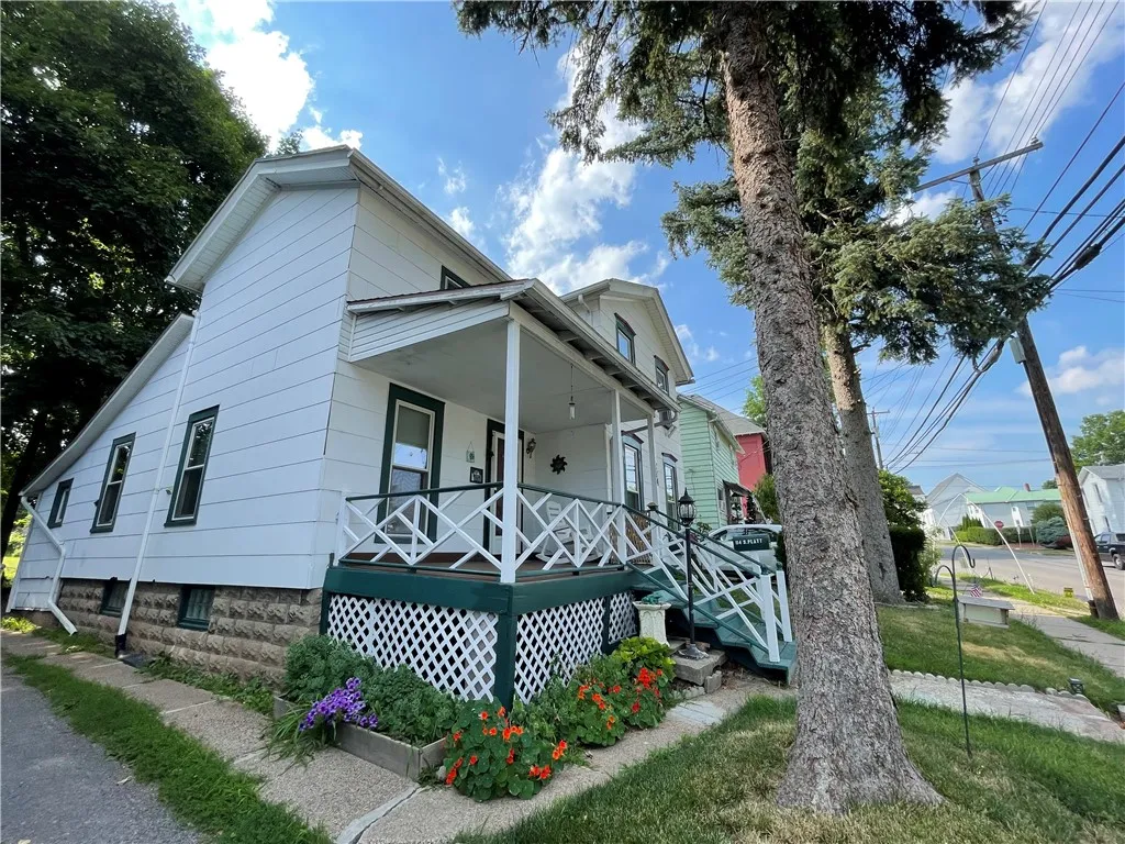 114 South Platt Street, Albion, New York 14411, Albion, New York 14411, 2 Bedrooms Bedrooms, 5 Rooms Rooms,1 BathroomBathrooms,Residential,For Sale,114 South Platt Street, Albion, New York 14411,R1621646