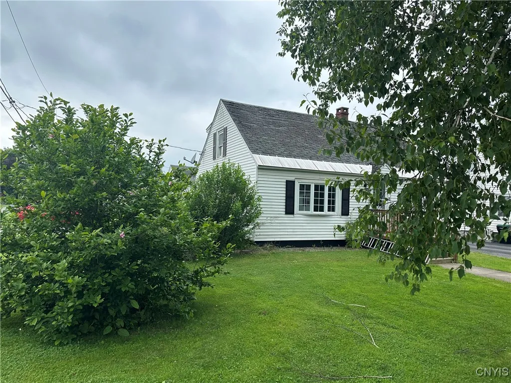 24 Columbia Parkway, German Flatts, New York 13357, German Flatts, New York 13357, 4 Bedrooms Bedrooms, 8 Rooms Rooms,2 BathroomsBathrooms,Residential,For Sale,24 Columbia Parkway, German Flatts, New York 13357,S1620356