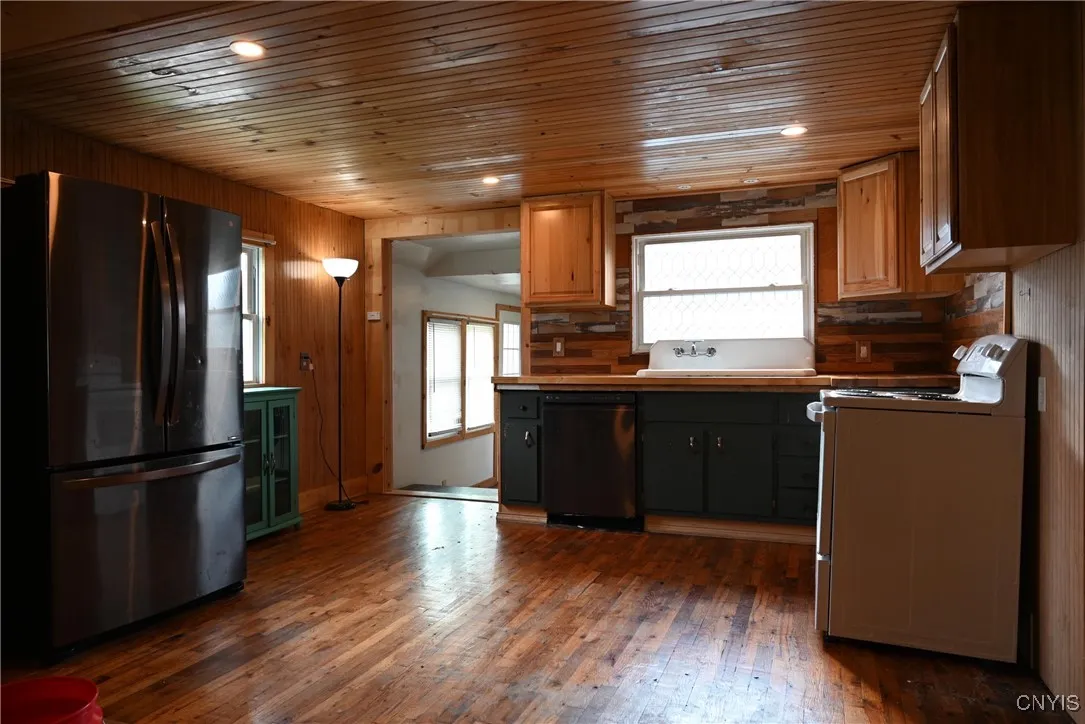 24 Columbia Parkway, German Flatts, New York 13357, German Flatts, New York 13357, 4 Bedrooms Bedrooms, 8 Rooms Rooms,2 BathroomsBathrooms,Residential,For Sale,24 Columbia Parkway, German Flatts, New York 13357,S1620356