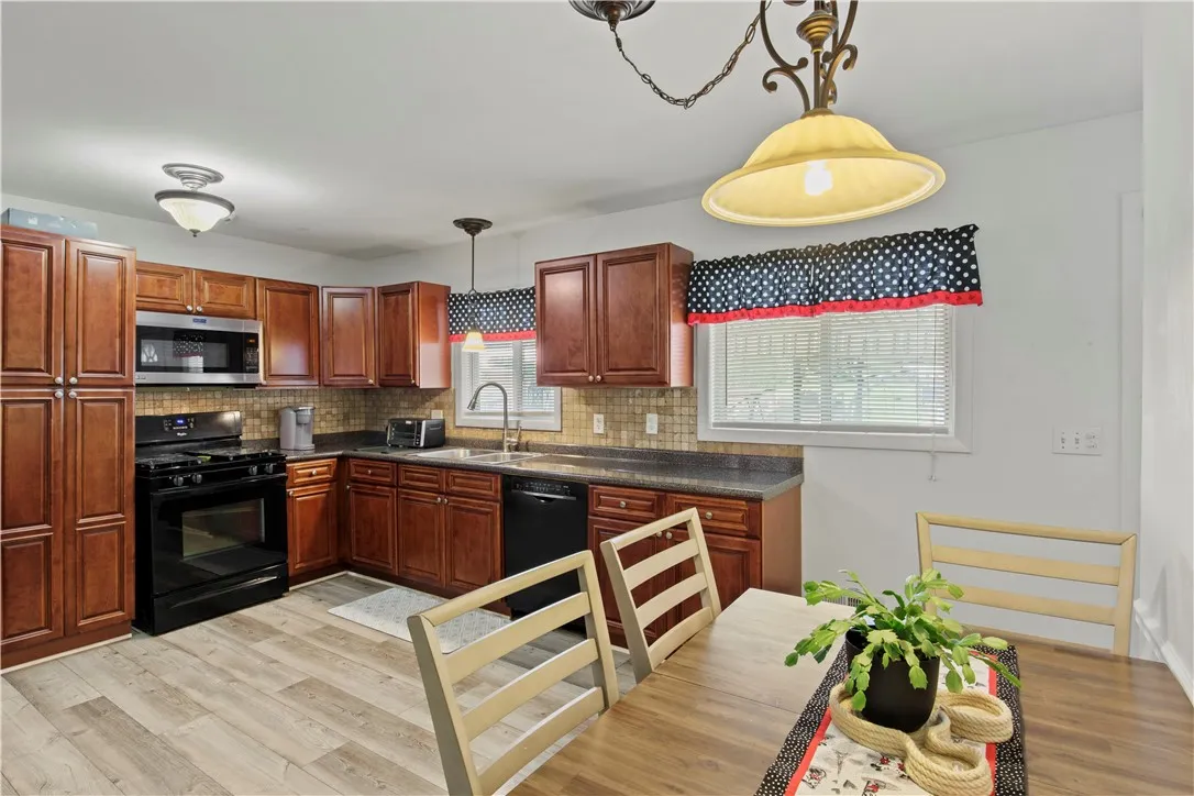 111 Crimson Bramble Road, Henrietta, New York 1462, Henrietta, New York 14623, 3 Bedrooms Bedrooms, 5 Rooms Rooms,1 BathroomBathrooms,Residential,For Sale,111 Crimson Bramble Road, Henrietta, New York 1462,R1616204