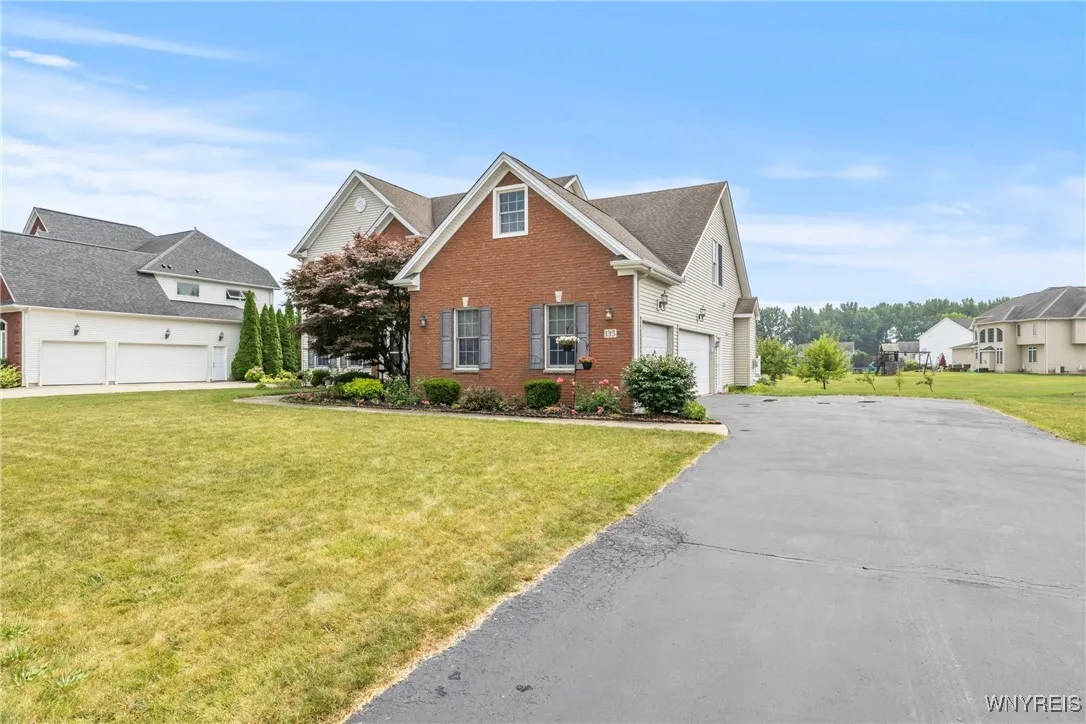 135 Arcadian Drive, Amherst, New York 14228, Amherst, New York 14228, 4 Bedrooms Bedrooms, 9 Rooms Rooms,2 BathroomsBathrooms,Residential,For Sale,135 Arcadian Drive, Amherst, New York 14228,B1620044