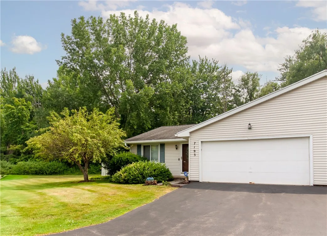 7193 Thompson, Ontario, New York 14519, Ontario, New York 14519, 3 Bedrooms Bedrooms, 6 Rooms Rooms,1 BathroomBathrooms,Residential,For Sale,7193 Thompson, Ontario, New York 14519,R1622668