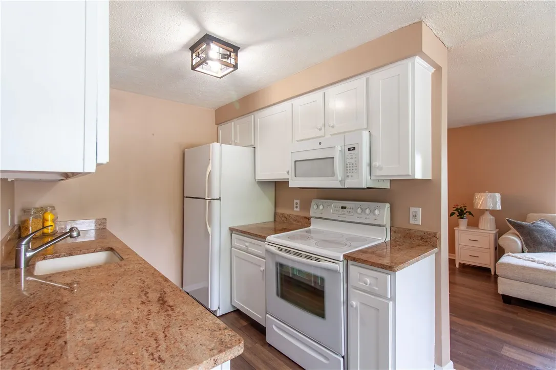 7193 Thompson, Ontario, New York 14519, Ontario, New York 14519, 3 Bedrooms Bedrooms, 6 Rooms Rooms,1 BathroomBathrooms,Residential,For Sale,7193 Thompson, Ontario, New York 14519,R1622668