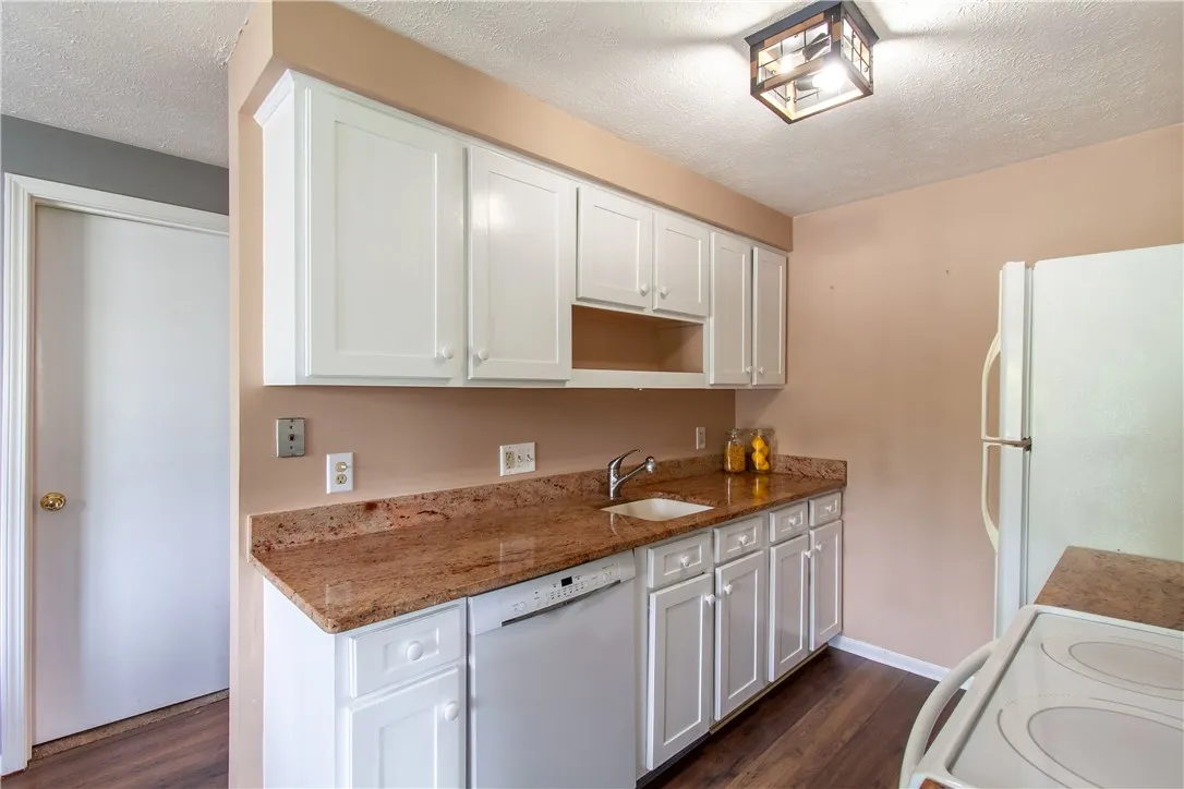7193 Thompson, Ontario, New York 14519, Ontario, New York 14519, 3 Bedrooms Bedrooms, 6 Rooms Rooms,1 BathroomBathrooms,Residential,For Sale,7193 Thompson, Ontario, New York 14519,R1622668