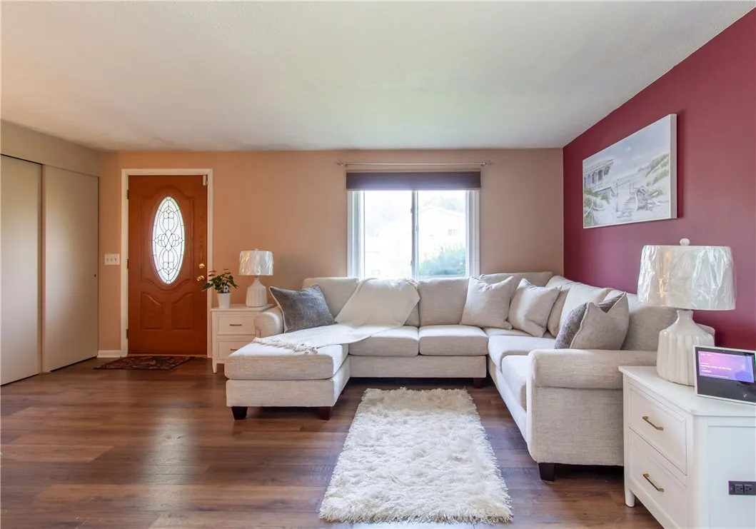 7193 Thompson, Ontario, New York 14519, Ontario, New York 14519, 3 Bedrooms Bedrooms, 6 Rooms Rooms,1 BathroomBathrooms,Residential,For Sale,7193 Thompson, Ontario, New York 14519,R1622668