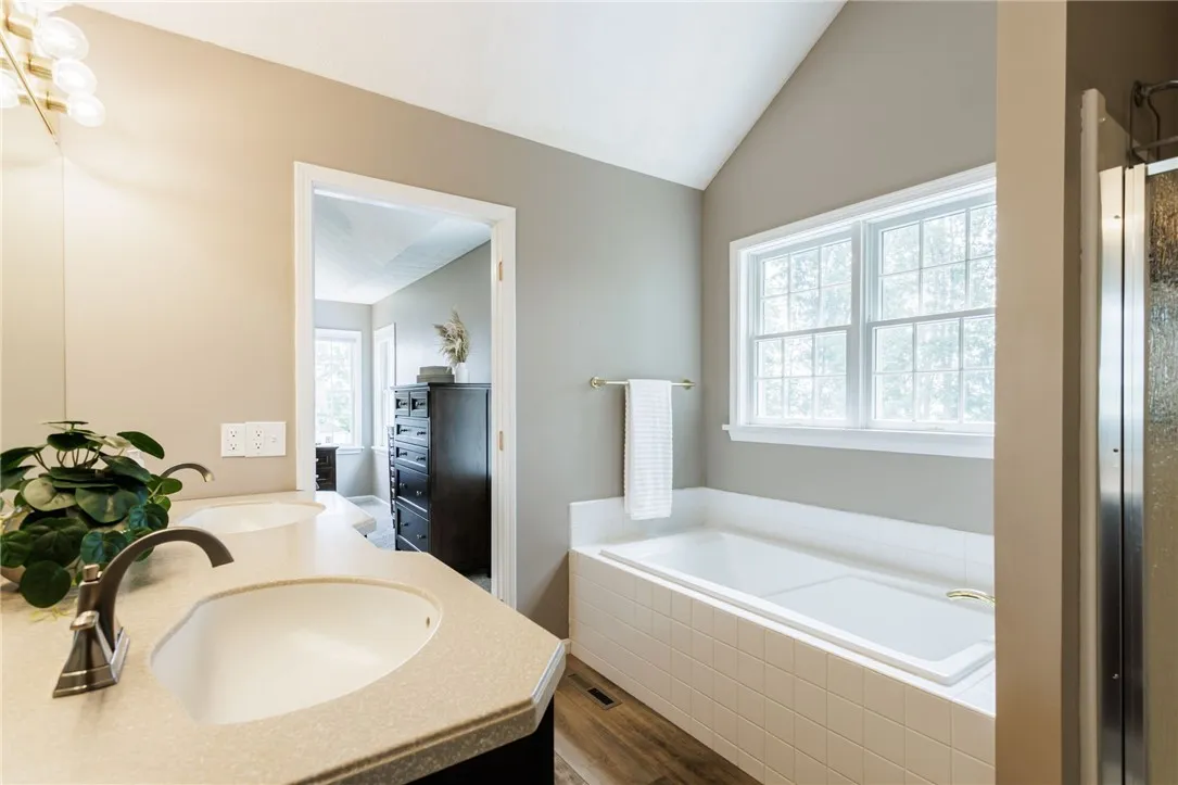 2023 Rainbow Lane, Lima, New York 14485, Lima, New York 14485, 4 Bedrooms Bedrooms, 9 Rooms Rooms,2 BathroomsBathrooms,Residential,For Sale,2023 Rainbow Lane, Lima, New York 14485,R1621556