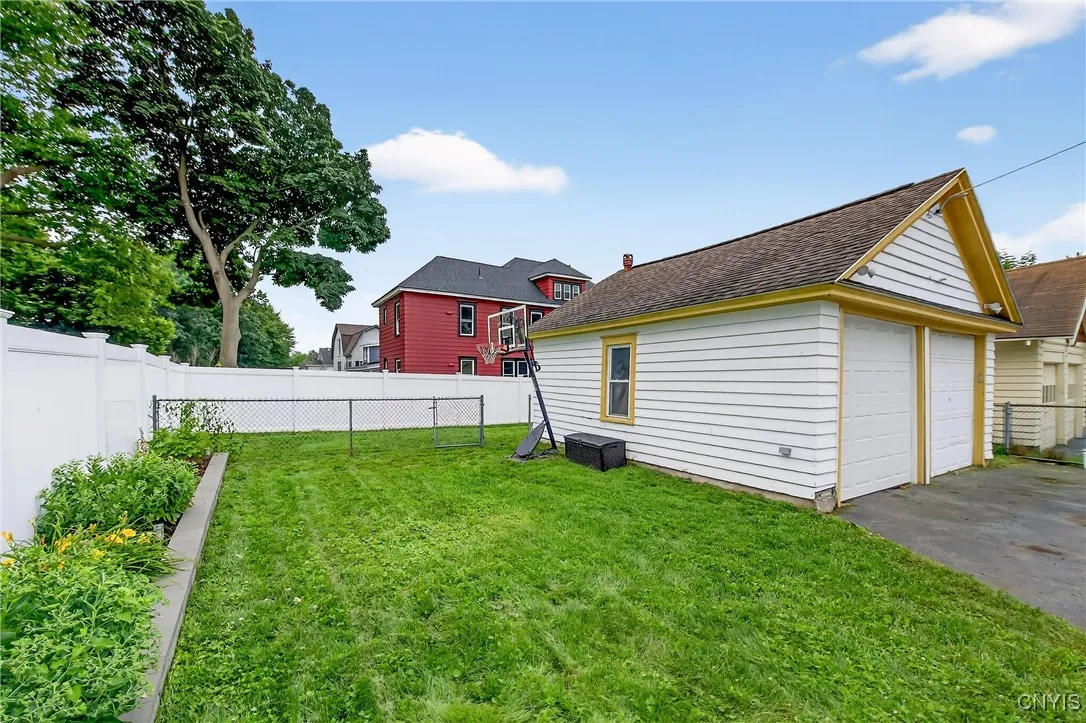 2310 James Street, Syracuse, New York 13206, Syracuse, New York 13206, 3 Bedrooms Bedrooms, 11 Rooms Rooms,2 BathroomsBathrooms,Residential,For Sale,2310 James Street, Syracuse, New York 13206,S1622141