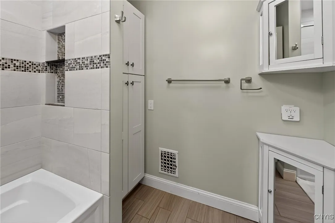 2310 James Street, Syracuse, New York 13206, Syracuse, New York 13206, 3 Bedrooms Bedrooms, 11 Rooms Rooms,2 BathroomsBathrooms,Residential,For Sale,2310 James Street, Syracuse, New York 13206,S1622141
