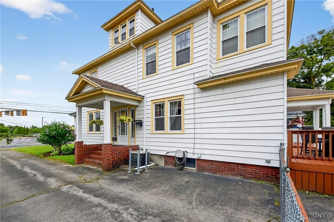 2310 James Street, Syracuse, New York 13206, Syracuse, New York 13206, 3 Bedrooms Bedrooms, 11 Rooms Rooms,2 BathroomsBathrooms,Residential,For Sale,2310 James Street, Syracuse, New York 13206,S1622141