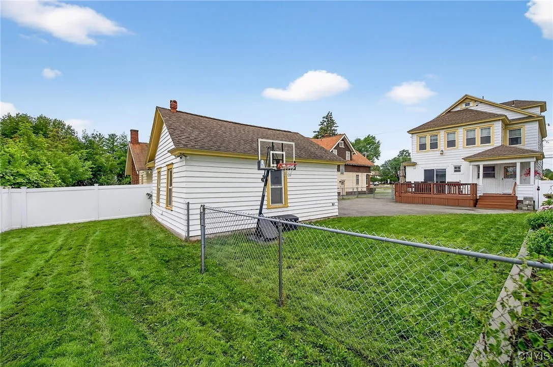 2310 James Street, Syracuse, New York 13206, Syracuse, New York 13206, 3 Bedrooms Bedrooms, 11 Rooms Rooms,2 BathroomsBathrooms,Residential,For Sale,2310 James Street, Syracuse, New York 13206,S1622141